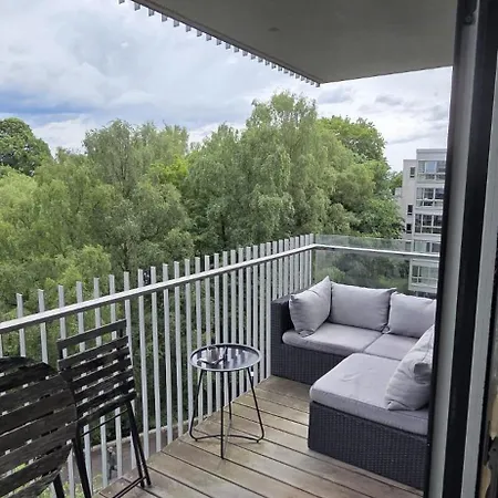 3 With Balcony By The River אוסלו