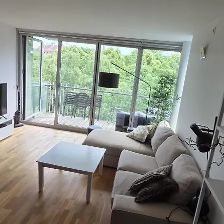 דירה 3 With Balcony By The River